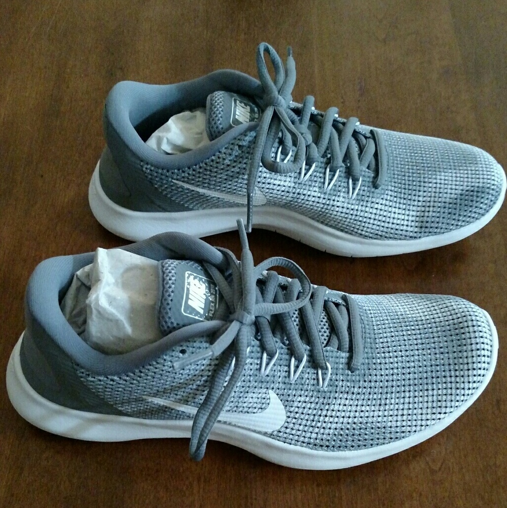 NIB Women's Nike Flex 2018 RN Size 6.5